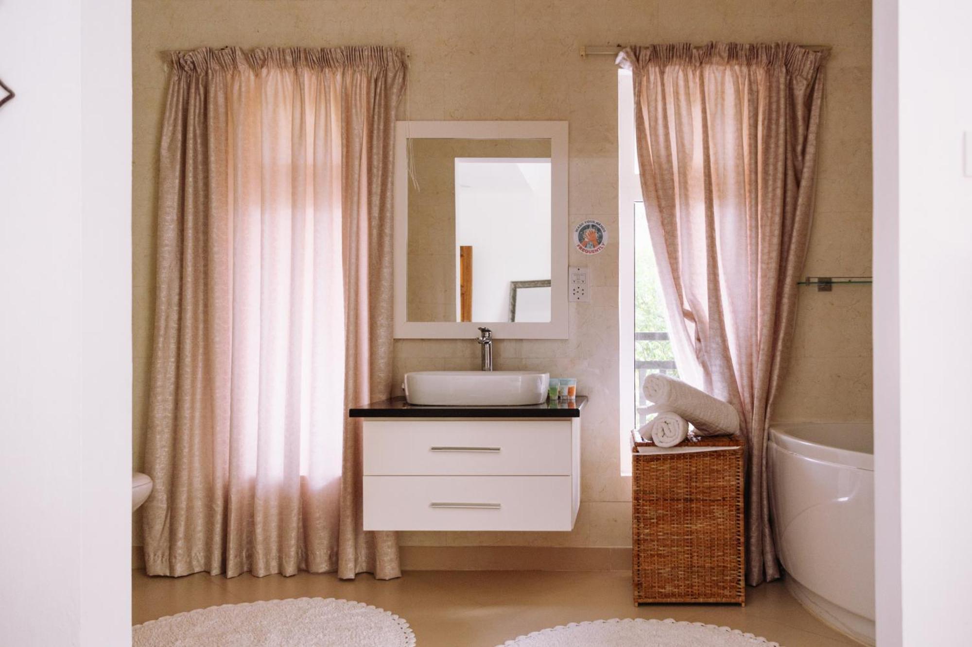 South Hill Villa อองซ์รอแยล ภายนอก รูปภาพ