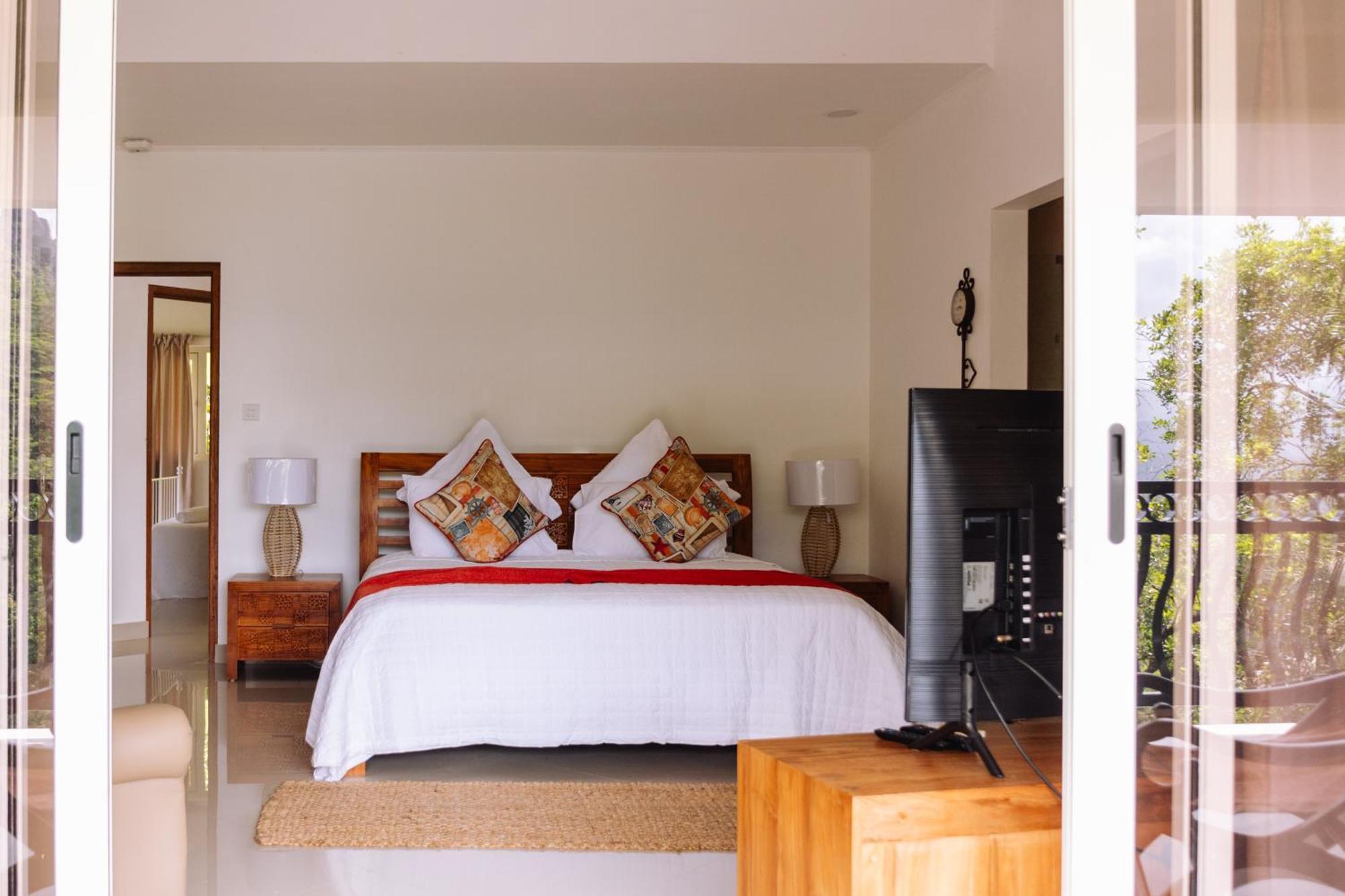 South Hill Villa อองซ์รอแยล ภายนอก รูปภาพ